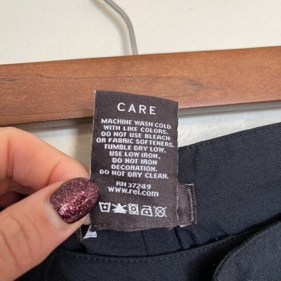 REI UPF 50+ Convertible Hiking Pants Black Size 4 Petite - Picture 5 of 8
